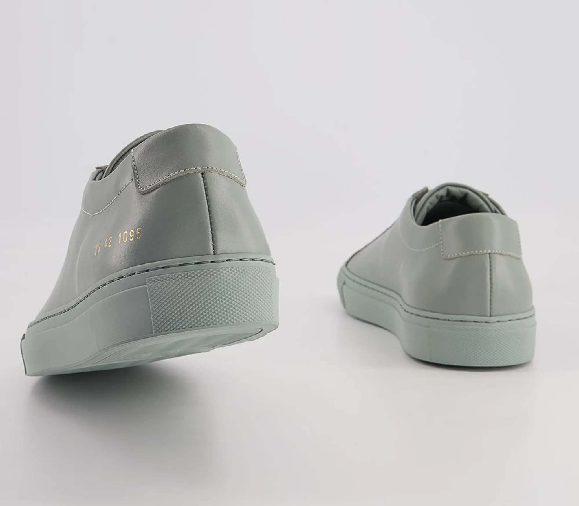 Common Projects Achilles Low Trainers M-Women Premium Trainers
