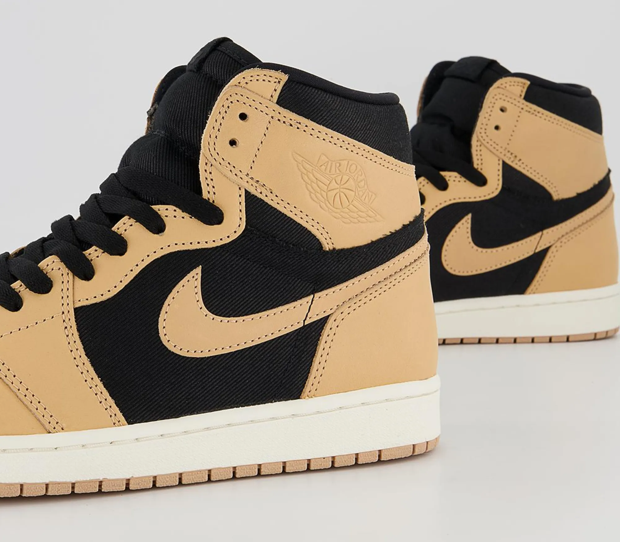 Jordan Air 1 Retro High "Heirloom"-Women Classic Trainers