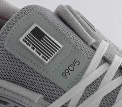 New Balance M990 Trainers-Women Classic Trainers