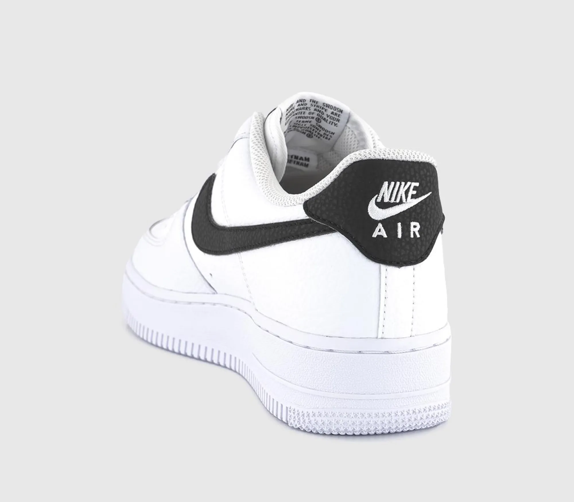 Nike Air Force 1 07 Trainers-Women Classic Trainers