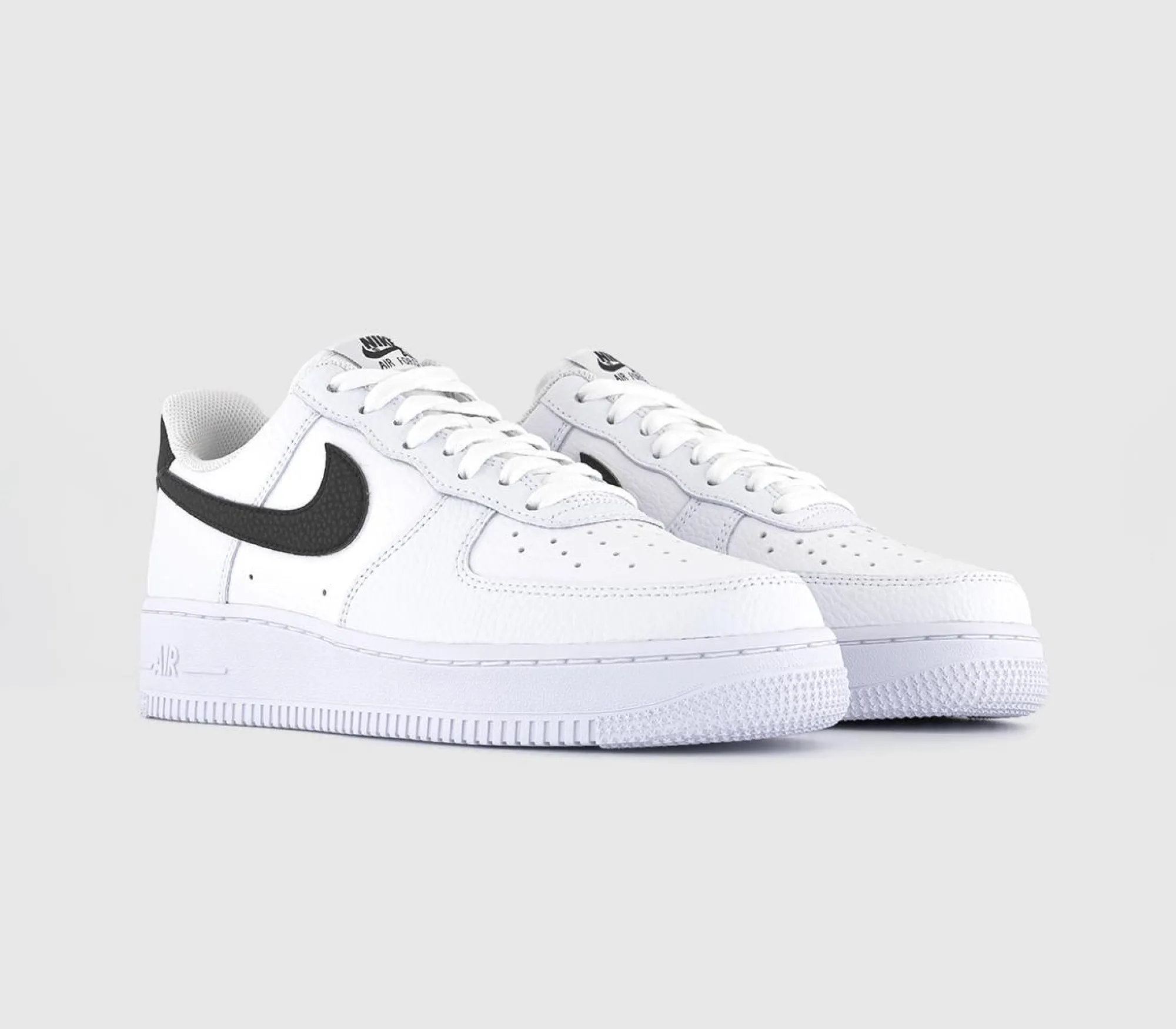 Nike Air Force 1 07 Trainers-Women Classic Trainers
