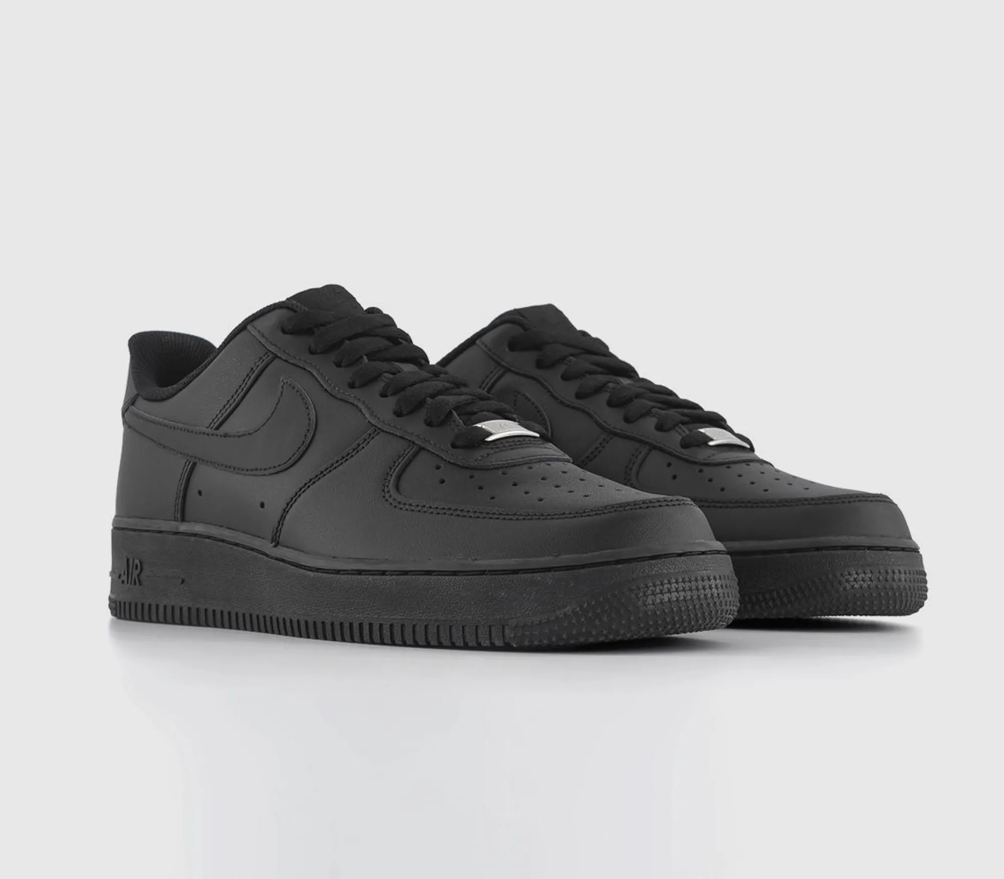 Nike Air Force 1 07 Trainers-Women Classic Trainers