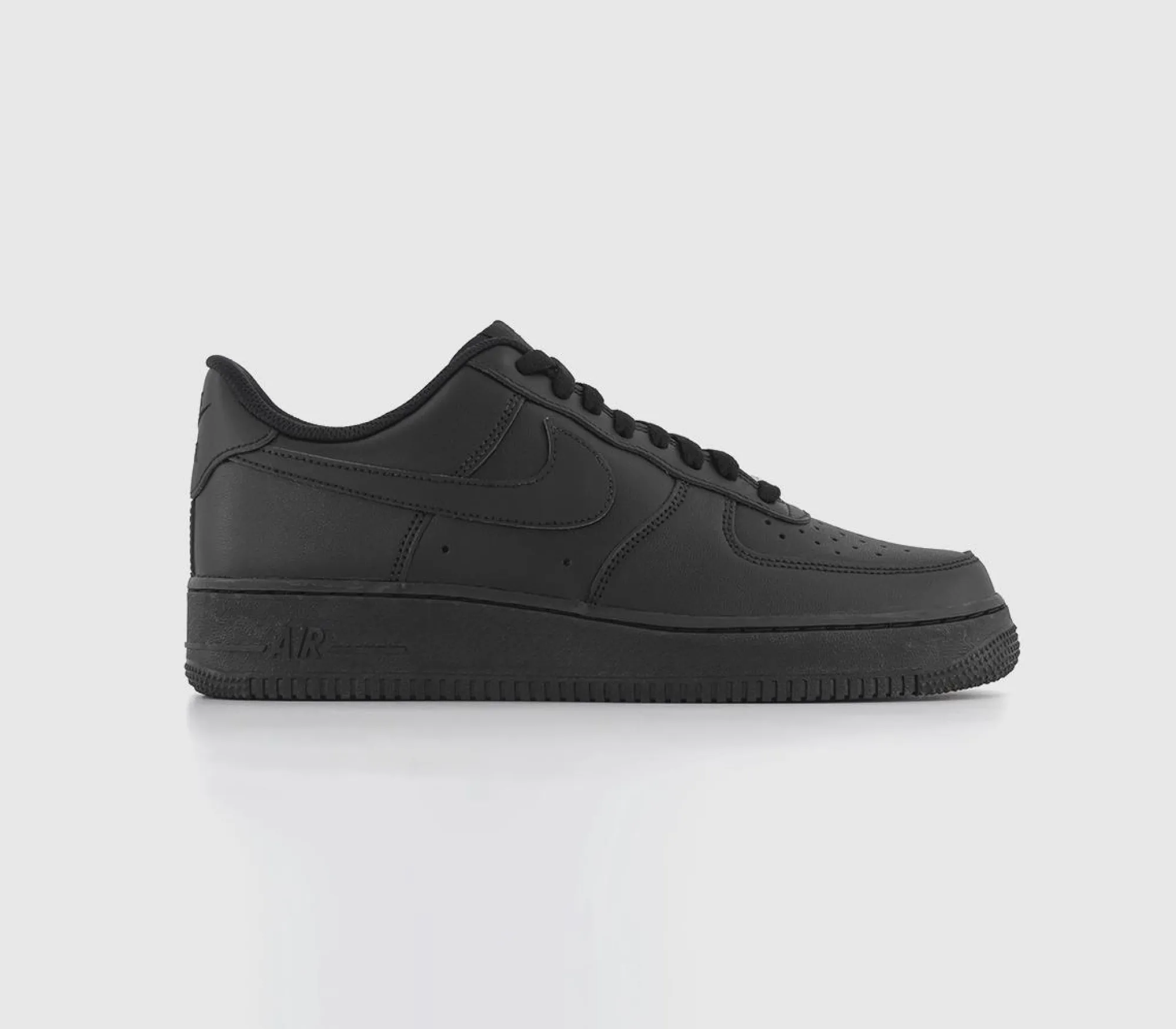 Nike Air Force 1 07 Trainers-Men Classic Trainers
