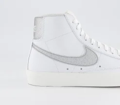 Nike Blazer Mid 77 Trainers-Women Classic Trainers
