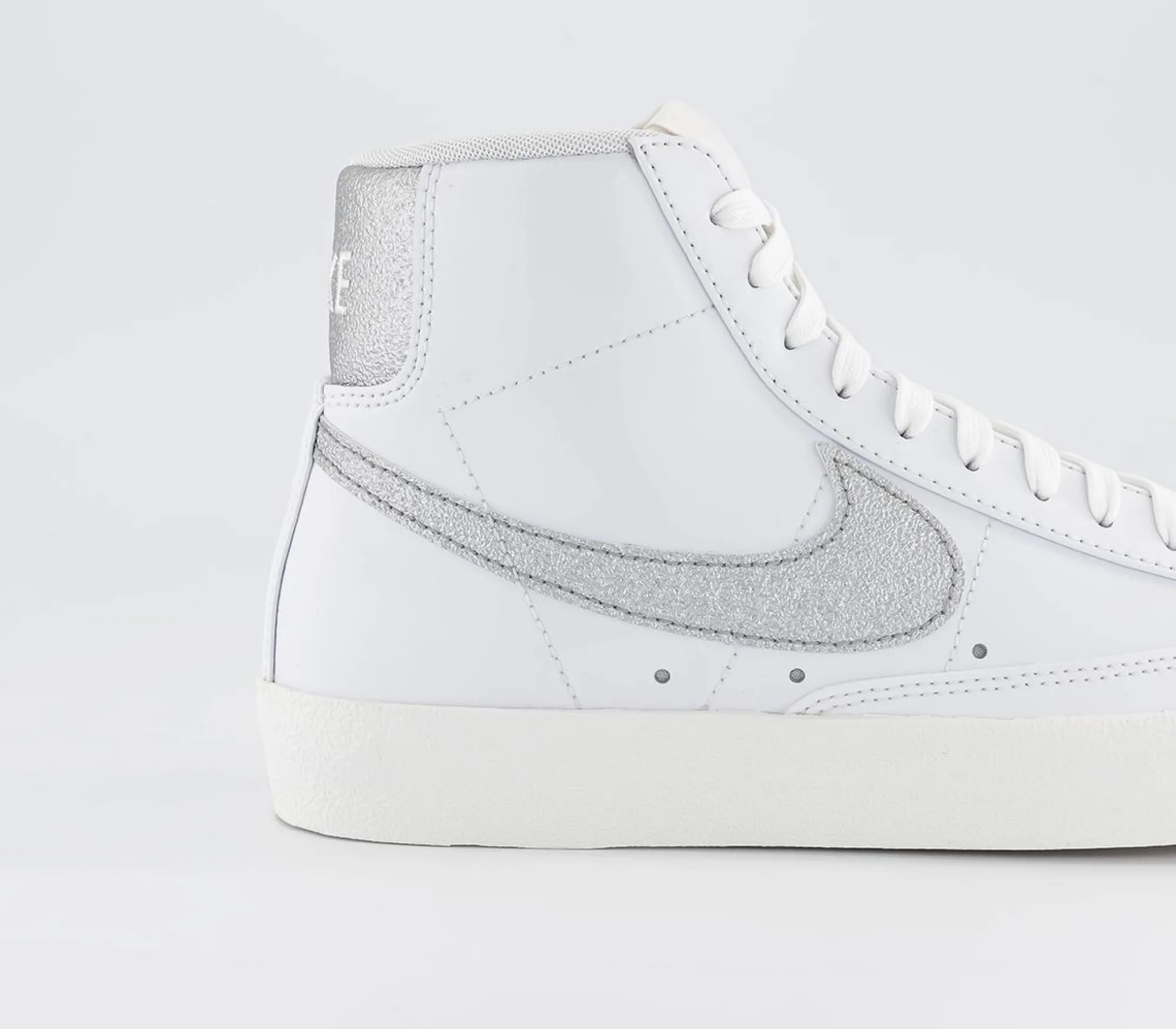 Nike Blazer Mid 77 Trainers-Women Classic Trainers