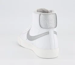 Nike Blazer Mid 77 Trainers-Women Classic Trainers