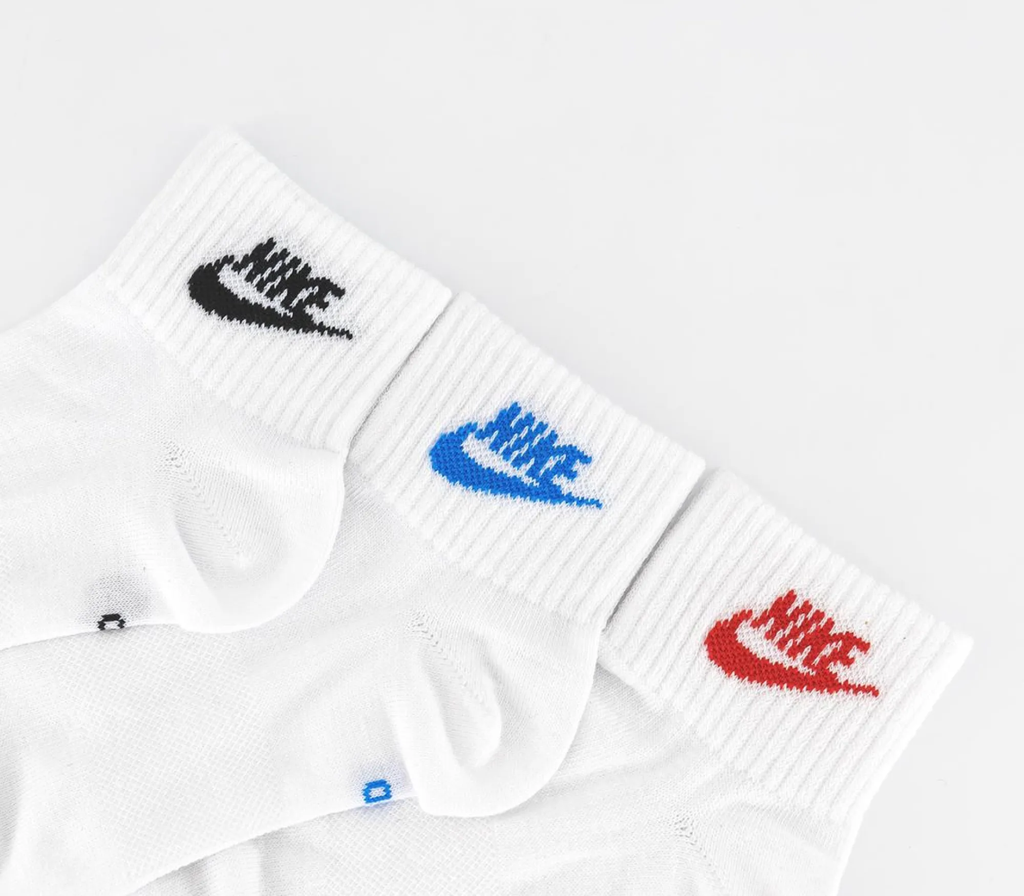 Nike Sports Everyday Essential Low 3 Pairs-Men Clothing & Accessories