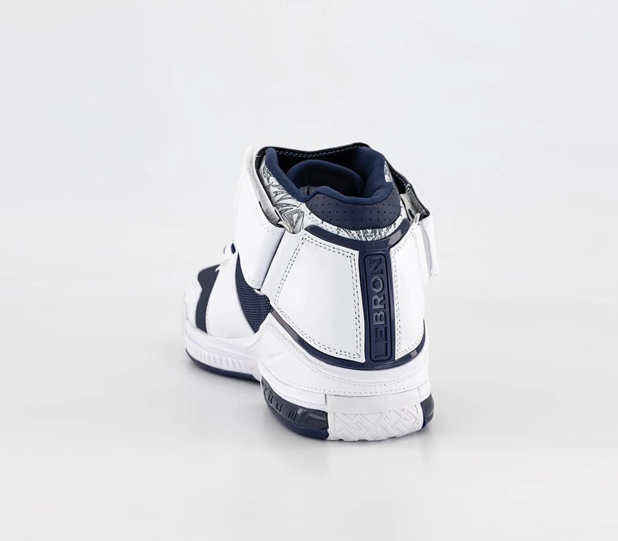 Nike Zoom Lebron Iii Trainers-Men Basketball Trainers